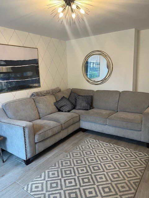 Property photo 2 of 16 Lounge