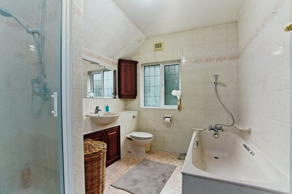 Property photo 3 of 21 Pbox-Img.Jpg