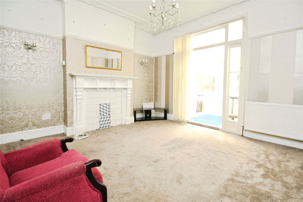 Property photo 3 of 12 Picture No. 02