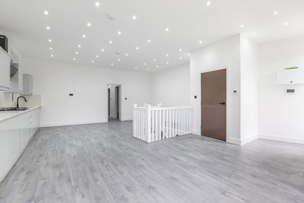 Property photo 3 of 25 Ach_5039