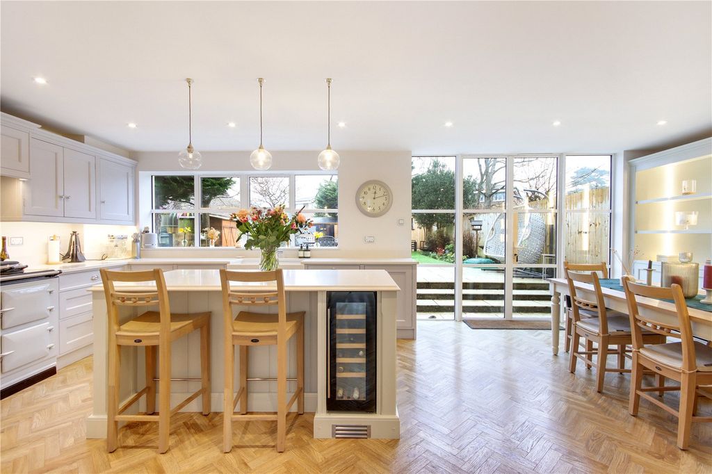 Property photo 2 of 20 Kitchen