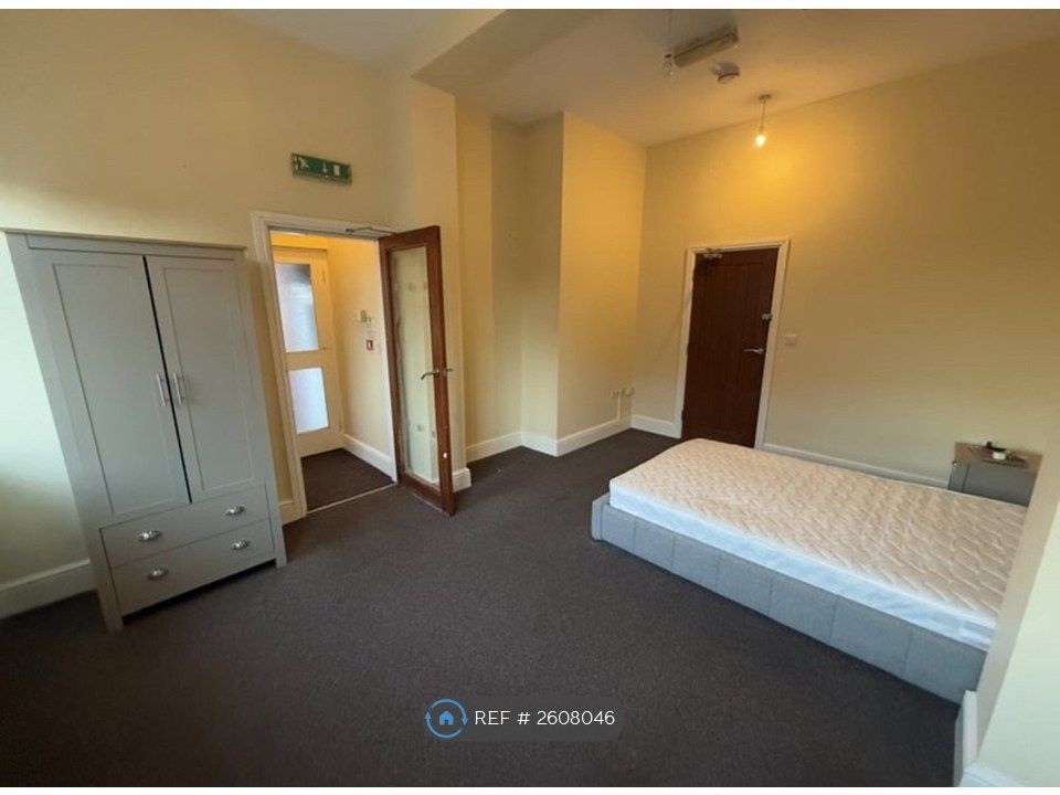 Property photo 1 of 15 Room 1 (£736.67Pcm/£170Pcw)