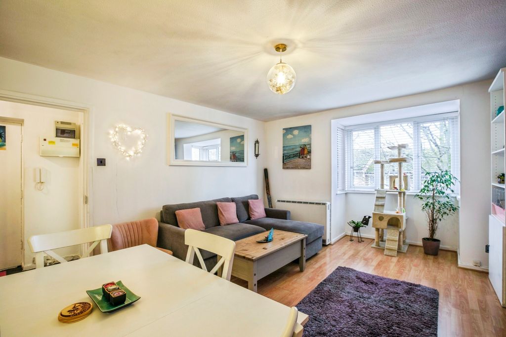 Property photo 3 of 15 Living Room