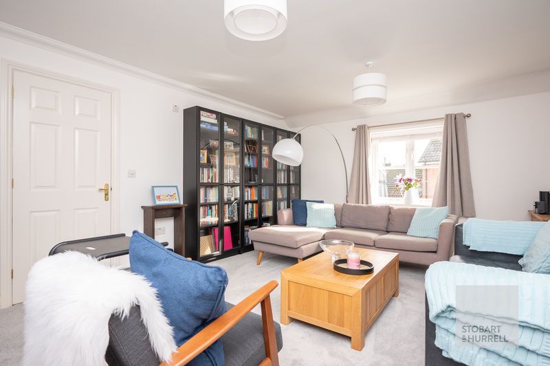 Property photo 3 of 13 Lounge