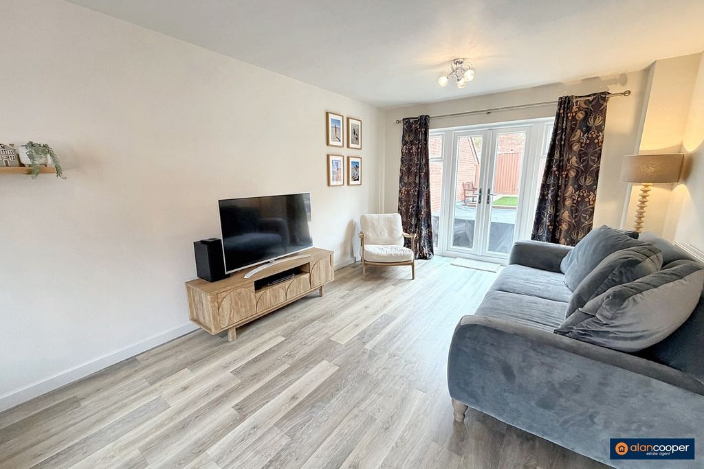 Property photo 3 of 23 4429384