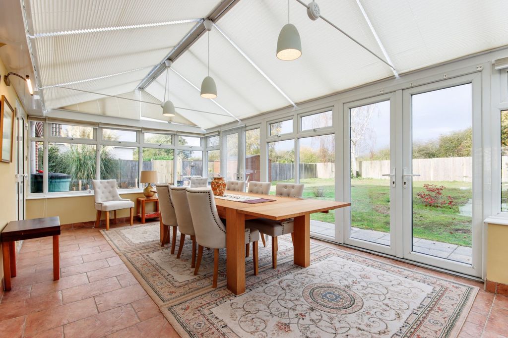 Property photo 3 of 17 Picture 3