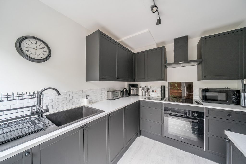 Property photo 2 of 13 1356572-10-68Ca73...