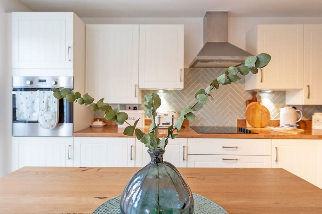 Property photo 3 of 21