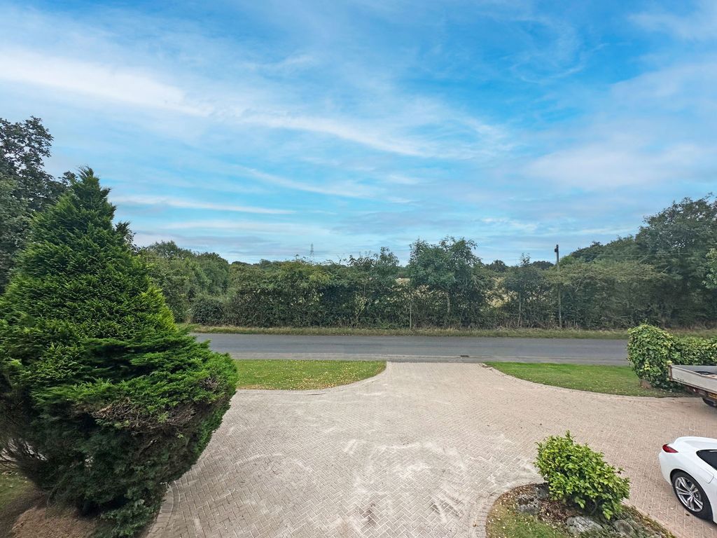 Property photo 3 of 25