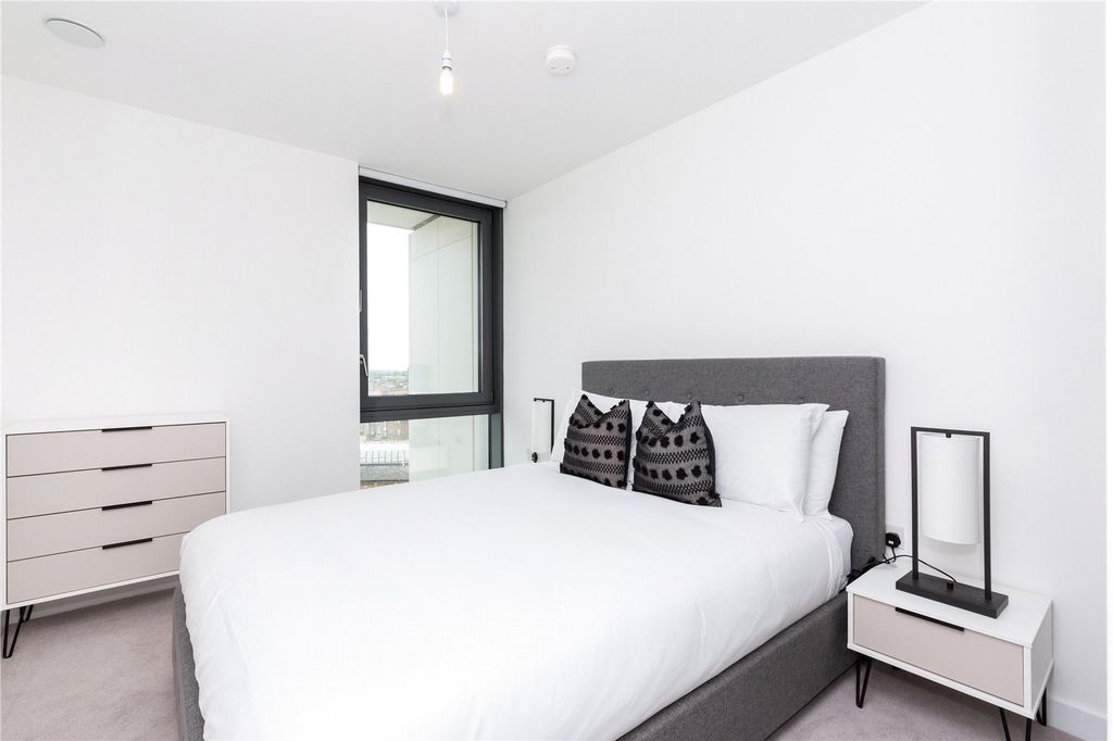 Property photo 3 of 10 Bedroom