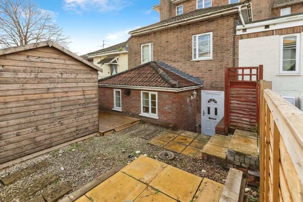 Property photo 1 of 20