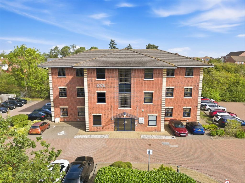 Property photo 1 of 23 34 Cygnet Court 2648-5.Jpg