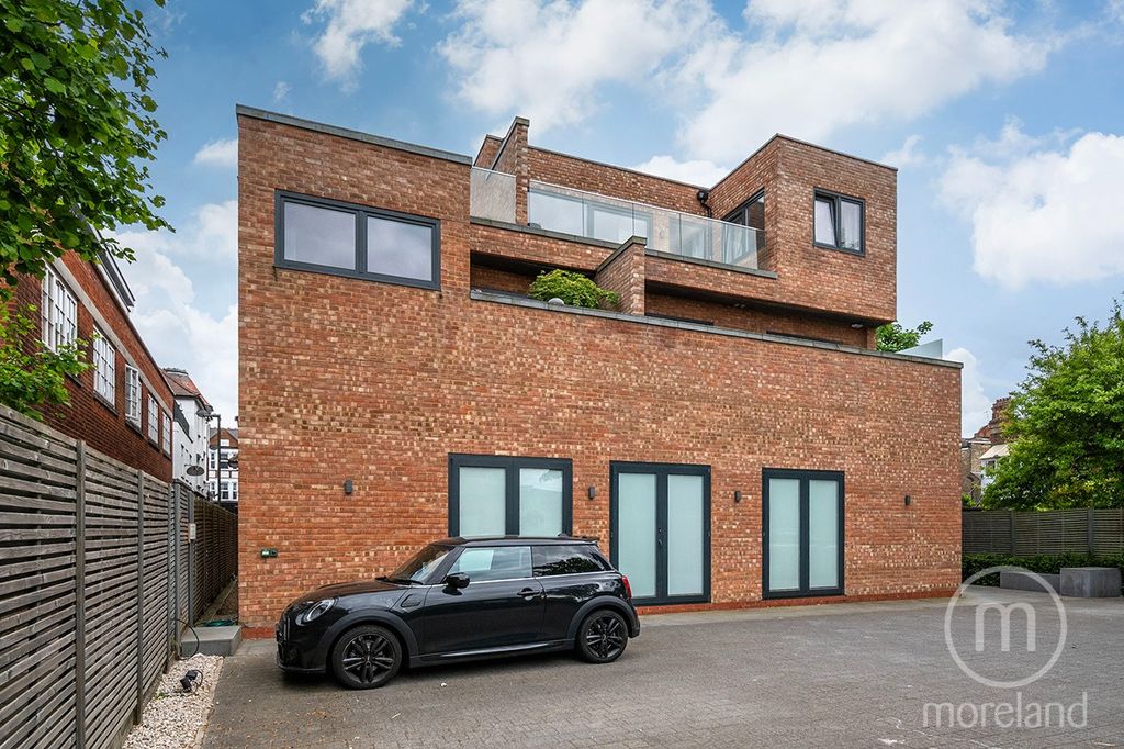 Property photo 1 of 15 4896681