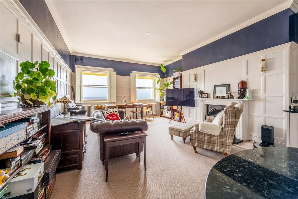 Property photo 2 of 22 Flat 4, 14 Brunswick Terrace-5.Jpg