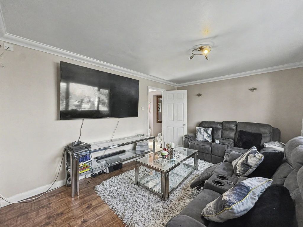 Property photo 3 of 22