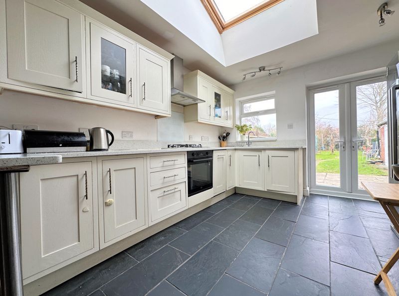 Property photo 3 of 20 Fitted Kitchen
