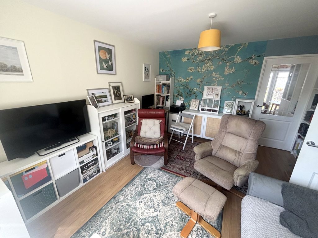 Property photo 2 of 17 Recetion Room