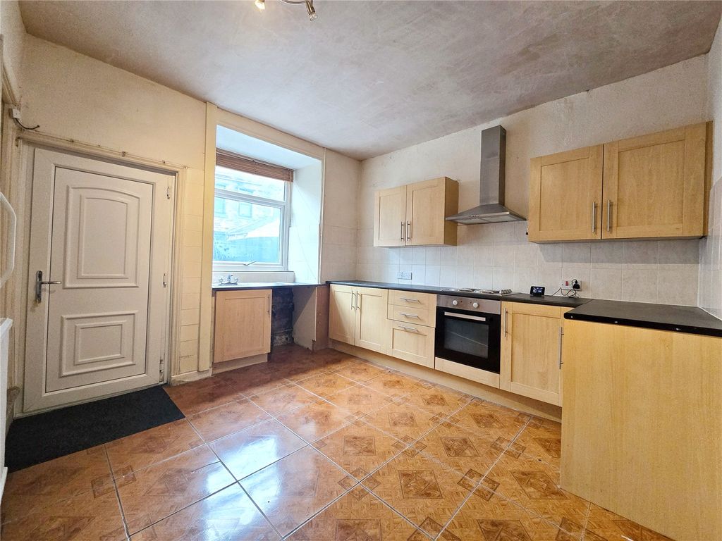 Property photo 3 of 16 Kitchen Diner