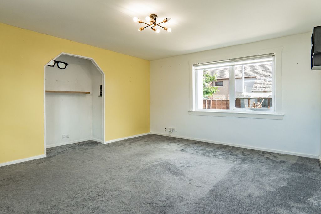 Property photo 2 of 31