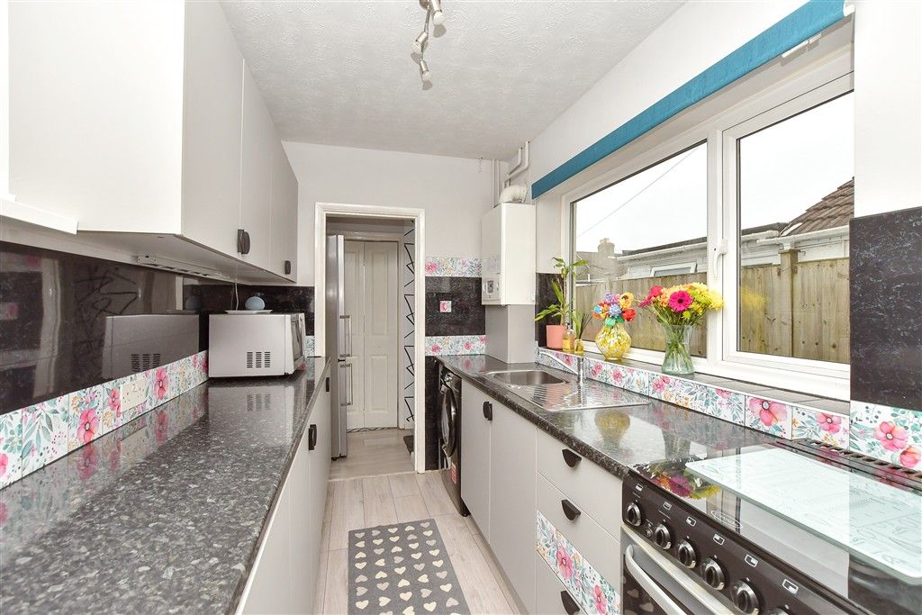 Property photo 2 of 10 Kitchen