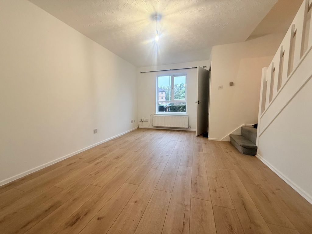Property photo 2 of 7 Living Room
