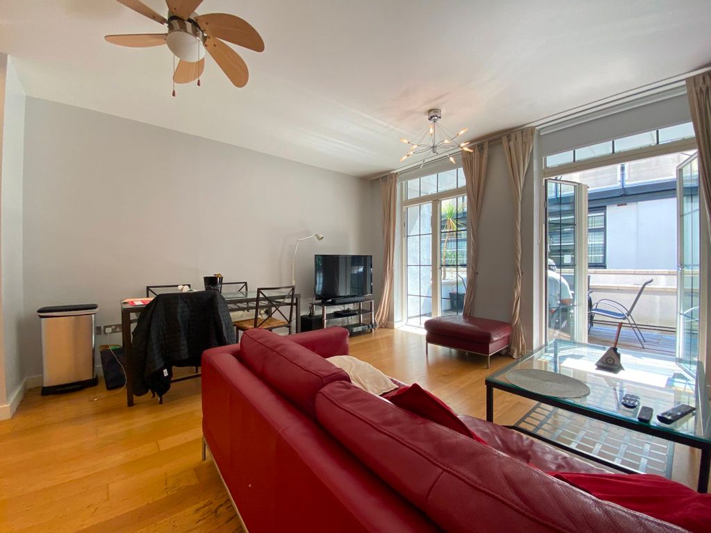 Property photo 3 of 11