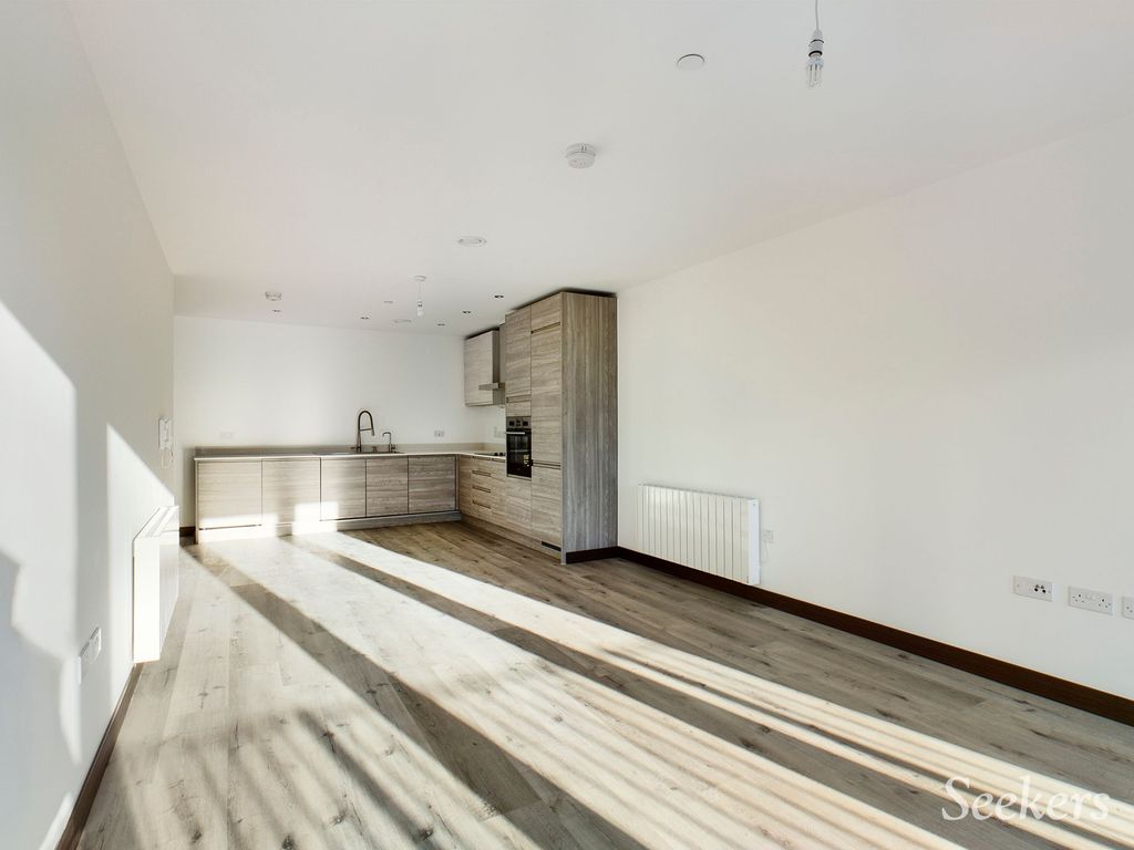 Property photo 1 of 8 Kitchen / Lounge Area