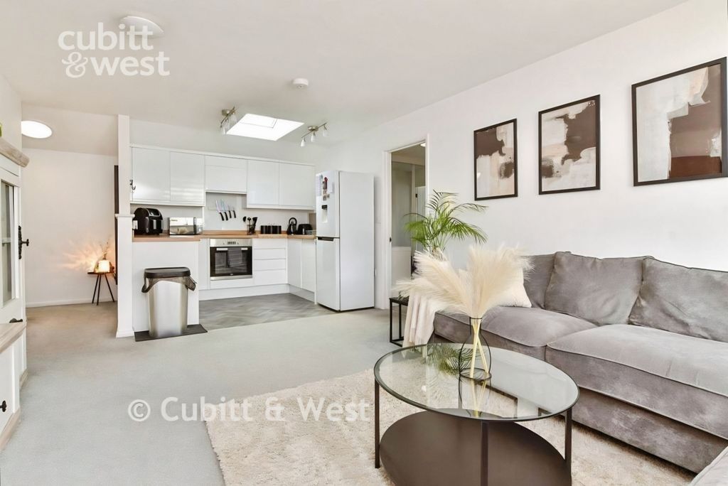 Property photo 2 of 13 Open-Plan Living