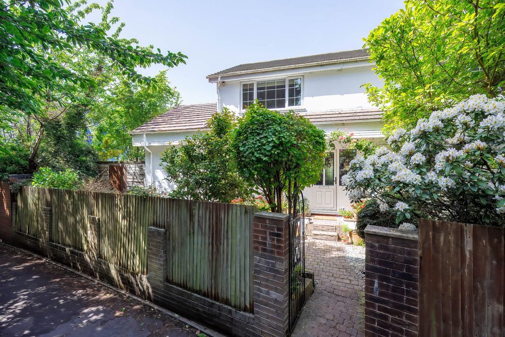 Property photo 1 of 39
