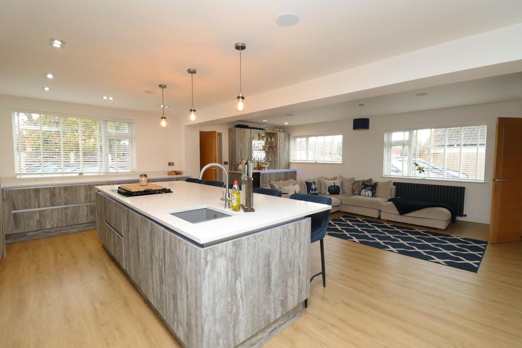 Property photo 3 of 45 Kitchen