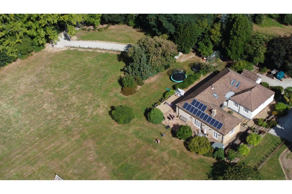 Property photo 2 of 26 Gated Driveway