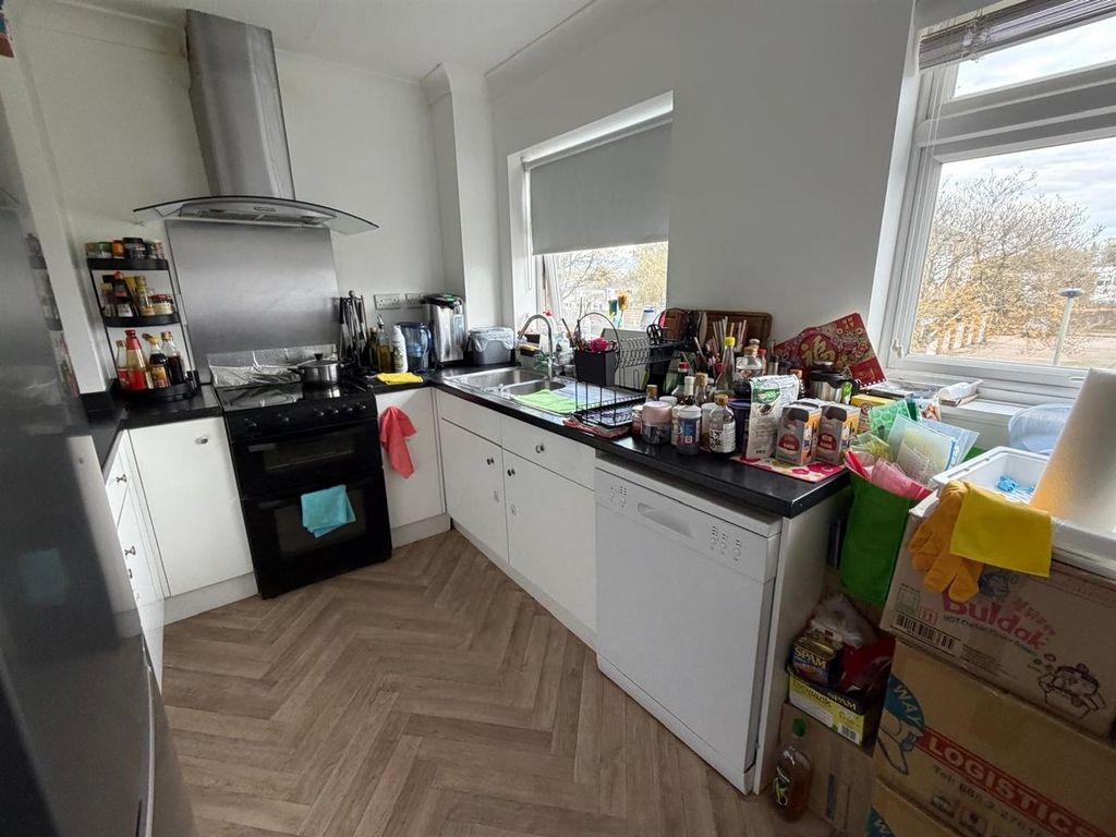 Property photo 3 of 6 Kitchen.Jpg