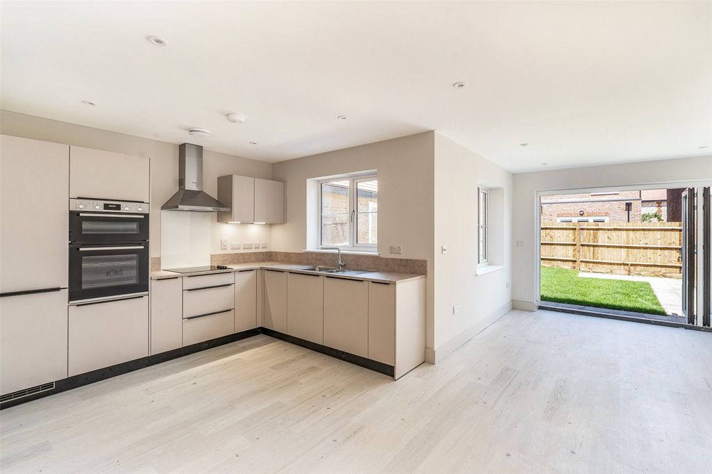 Property photo 2 of 12 Picture No. 05