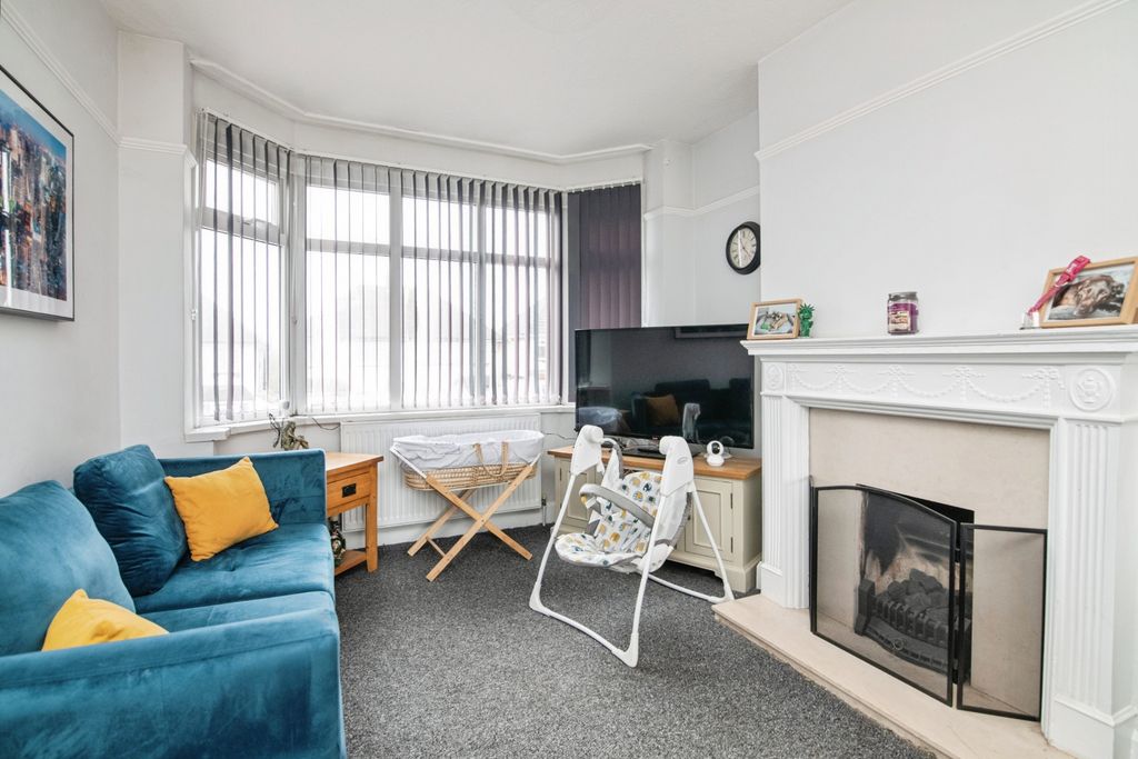 Property photo 3 of 15