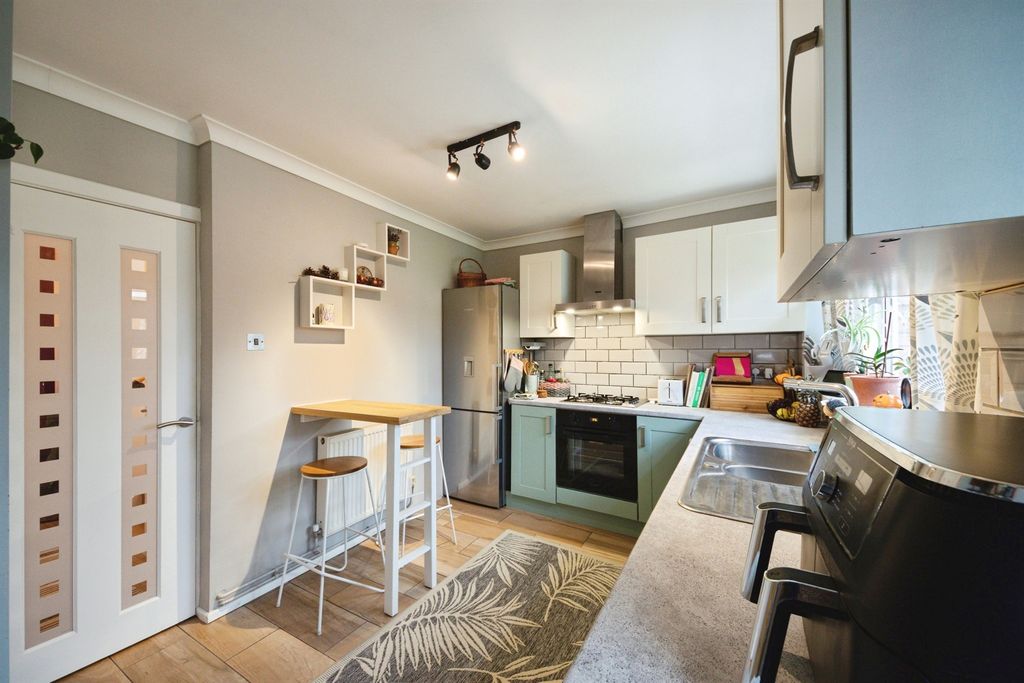 Property photo 2 of 24