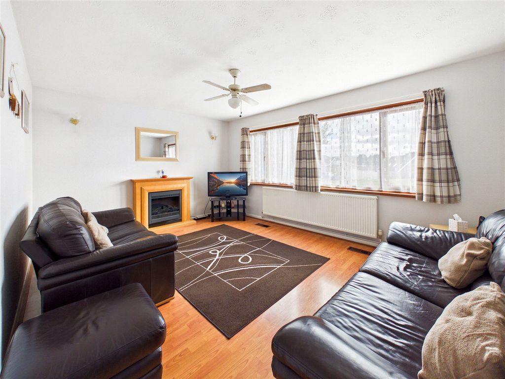 Property photo 3 of 23 Picture No. 06