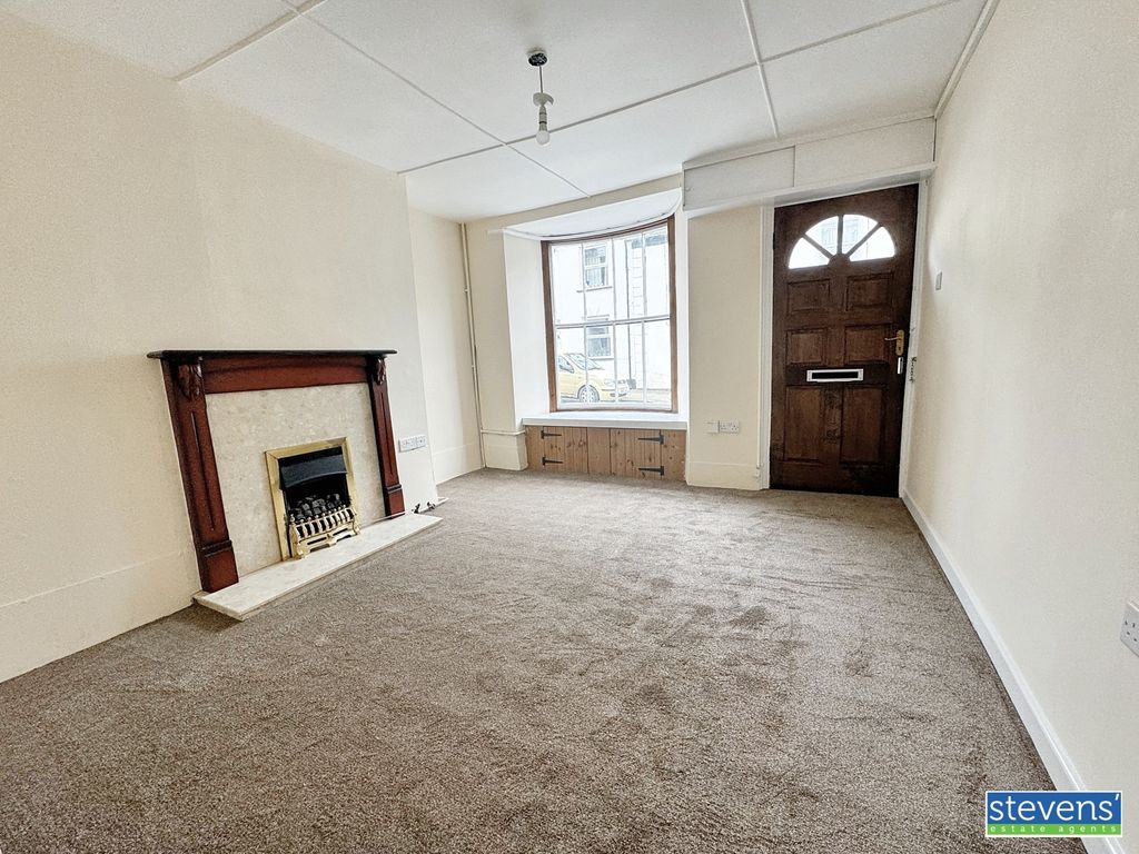 Property photo 3 of 6 Image00006