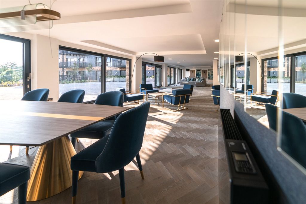 Property photo 3 of 12 Picture No. 02