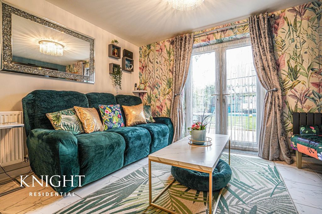 Property photo 2 of 25