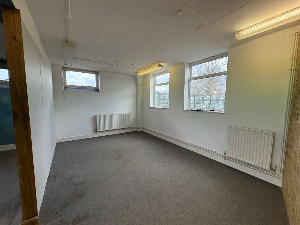 Property photo 2 of 8 Picture No. 05