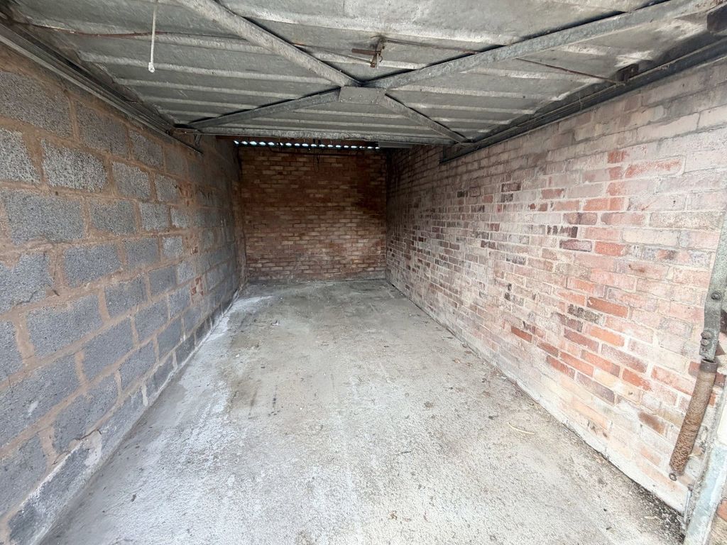 Property photo 2 of 3
