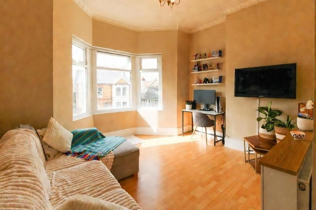 Property photo 2 of 7 Lounge