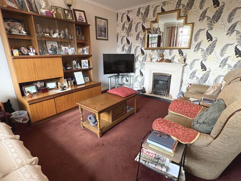 Property photo 2 of 14