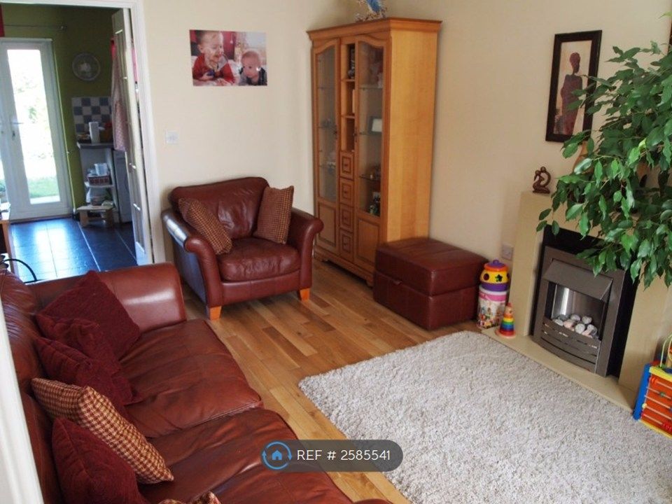 Property photo 2 of 9 Living Room