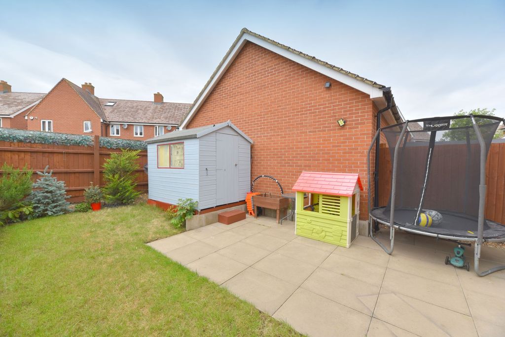 Property photo 2 of 18
