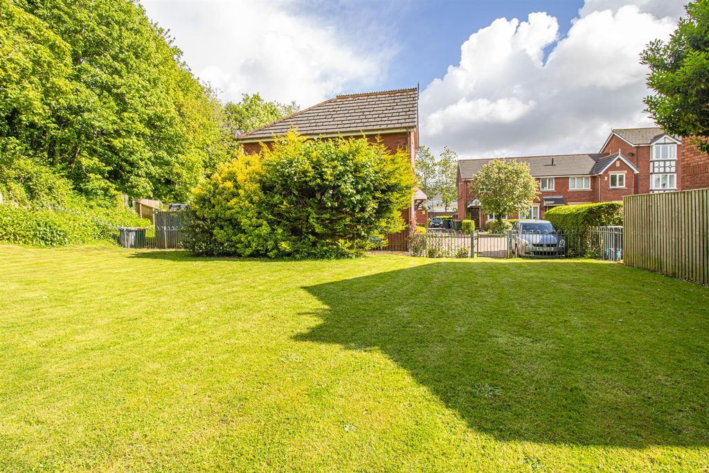 Additional image 10 of 1 bed flat for saleBeamont Drive, Ashton-On-Ribble, Preston PR1