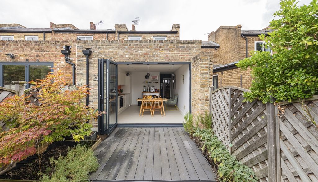 Property photo 2 of 13 094A1227