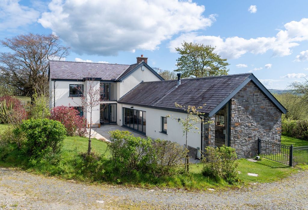 Property photo 1 of 54