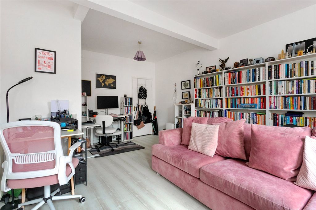 Property photo 2 of 11 Picture No. 13