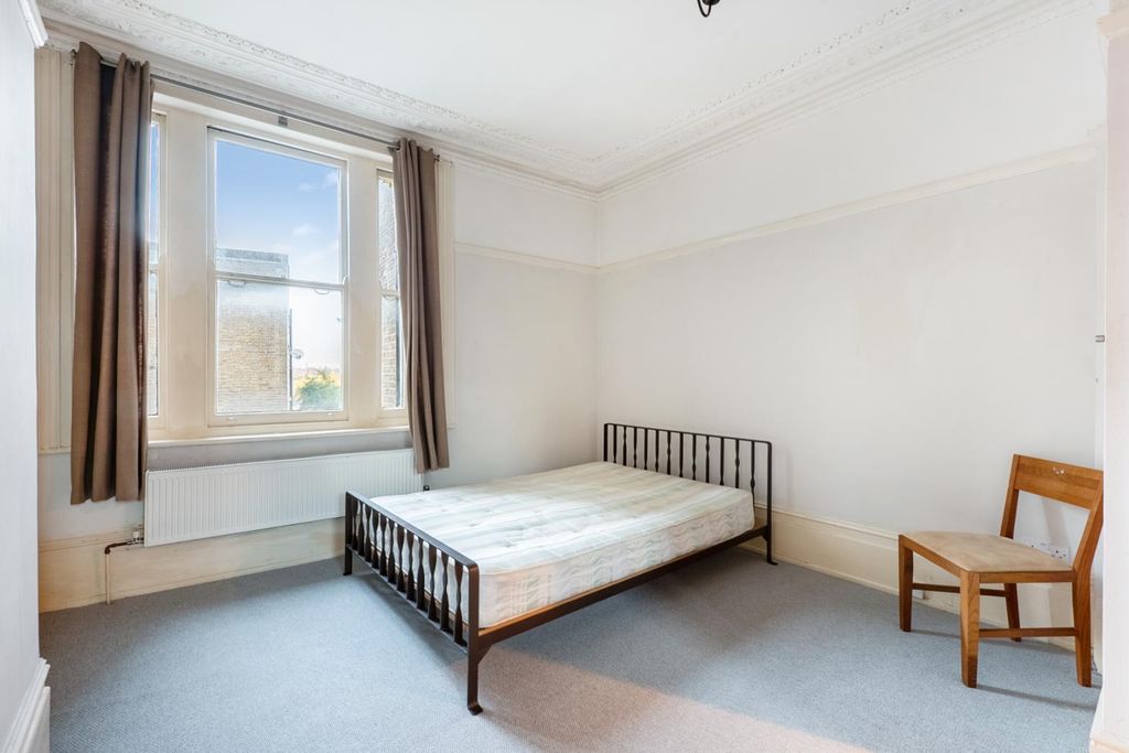 Property photo 3 of 6